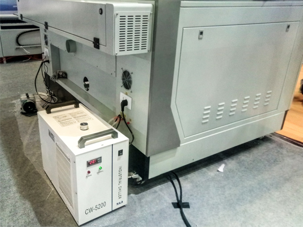 CCD�Ӿ���λ�и���Ķ�λϵͳԭ��